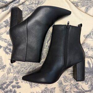 Sleek Black Ankle Boots with Block Heel